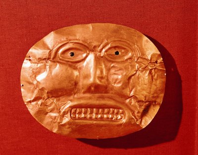 Máscara funeraria Calima, de Restrepo, Valle del Cauca, c.550-450 a.C. de Pre Columbian